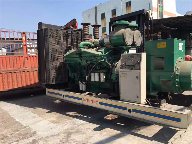 洛阳如何判断柴油发电机组的机油温度是否达到了合适的预热温度？